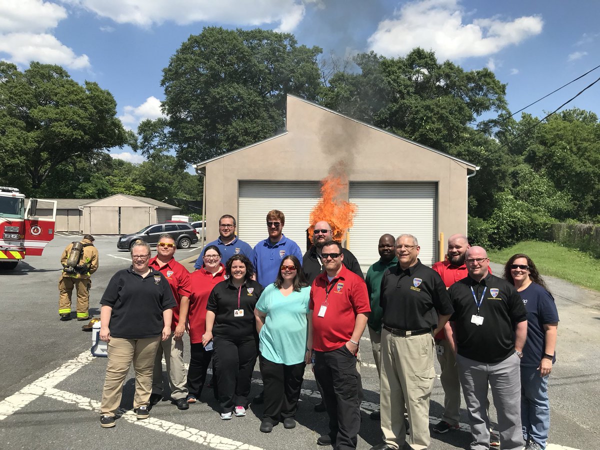CobbFireTrngDiv's tweet photo. Taught Fire Dynamics for @cobbcountyfire @cobb911 Dispatchers today. Educate everyone on the @UL_FSRI #CloseYourDoor #CloseBeforeYouDoze Public Safety message @StpBlvStrtKnwng @ULXplorlabs @fireengineering @FirehouseNews https://t.co/tEaUbpz0dL