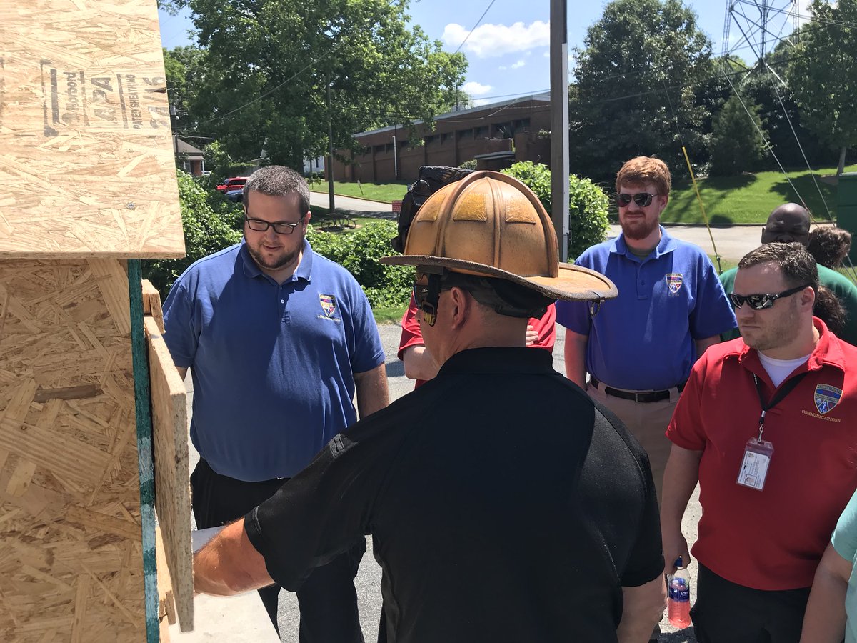 CobbFireTrngDiv's tweet photo. Taught Fire Dynamics for @cobbcountyfire @cobb911 Dispatchers today. Educate everyone on the @UL_FSRI #CloseYourDoor #CloseBeforeYouDoze Public Safety message @StpBlvStrtKnwng @ULXplorlabs @fireengineering @FirehouseNews https://t.co/tEaUbpz0dL