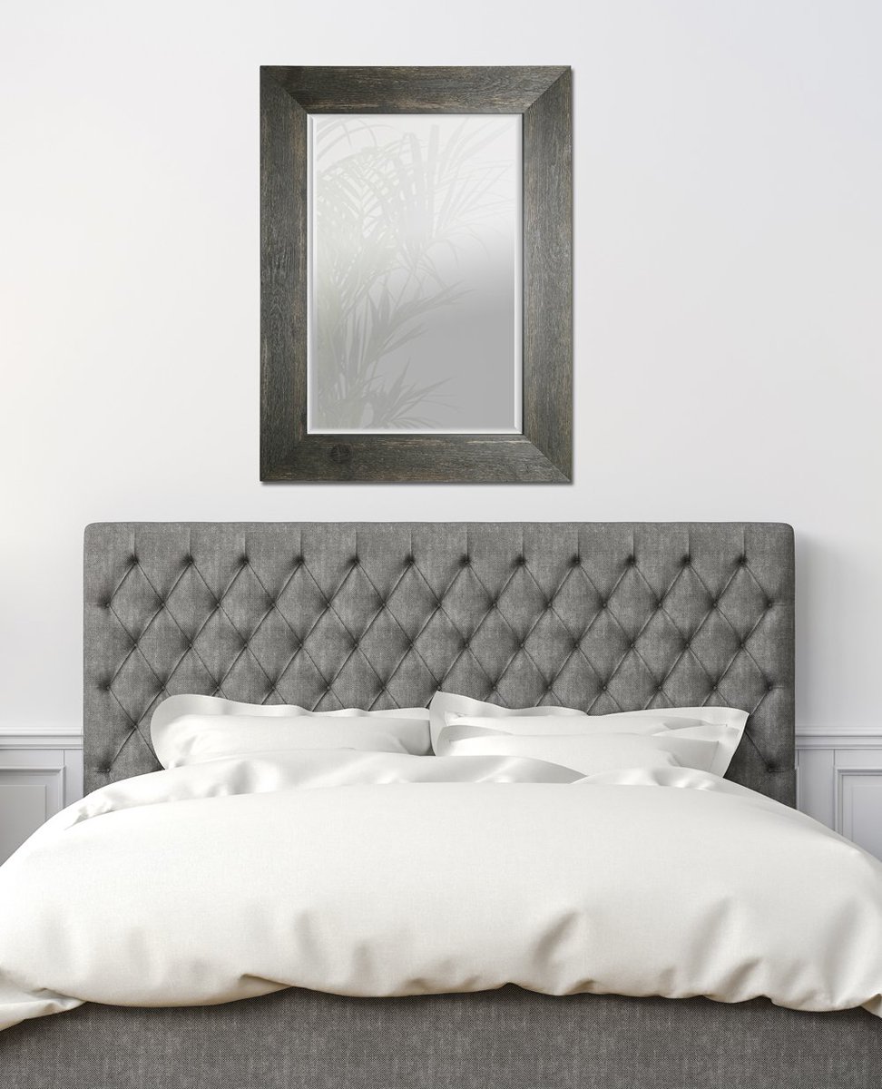 Don't you love it when you find decorative pieces that fit perfectly with your furniture? We sure do! Visit Mirrorize.ca and browse our frames in different colours!
.
.
.
#mirrorize #custom #interiorinspo #homedecor #toronto #home #house #decor