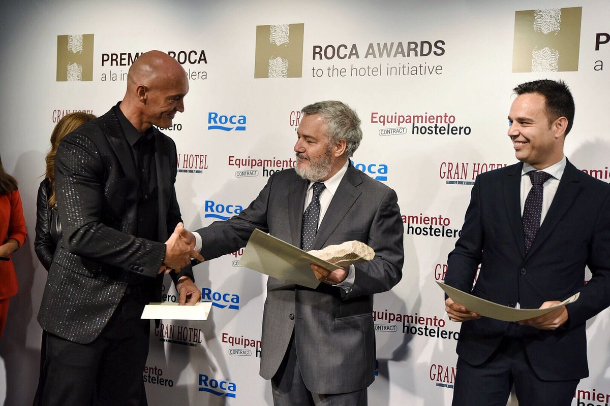 RVEDIPRESS's tweet photo. Finalizan los #PremiosRoca 2018 a la Iniciativa Hotelera y #HotelesSantos ha obtenido 2 galardones. En la categoría de #Arquitectura, #GranHotelMiramar, y D. José Luis Santos el Premio a la Personalidad Hotelera y de Turismo. ¡Enhorabuena! @revistgranhotel @RocaMADGallery https://t.co/mQC2doUsEw