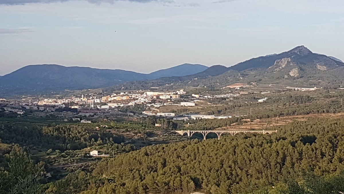 jordireigfisio's tweet photo. Buena ruta hoy corriendo 21km a la saca #Motiveixon #diaquepasadiaquenovuelve #quenotelocuentenvivelo @run4ethiopia #MaratonAwassa #racosantbonaventura #Carrasca #FontRoja #Alcoy No les ganó a los etíopes ni en vespino!!! https://t.co/yjHN7LD6Rd