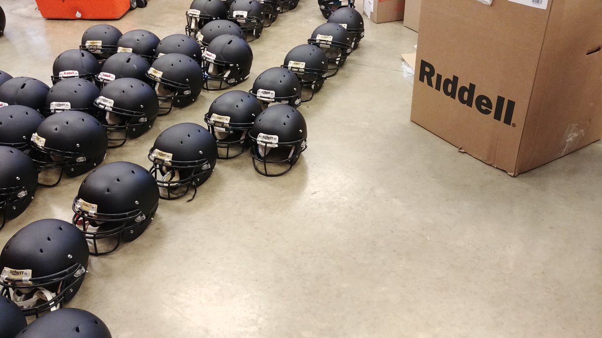 BKeckRiddellguy's tweet photo. Up in Ashtabula County today fitting helmets for the Jefferson Falcons and the Edgewood Warrriors. Best of luck to two new NE Ohio Head Coaches @RealEdRankin and @JButch17. #FitRight #ReduceTheRisk #FitRiddell https://t.co/AaUdGjOwEi