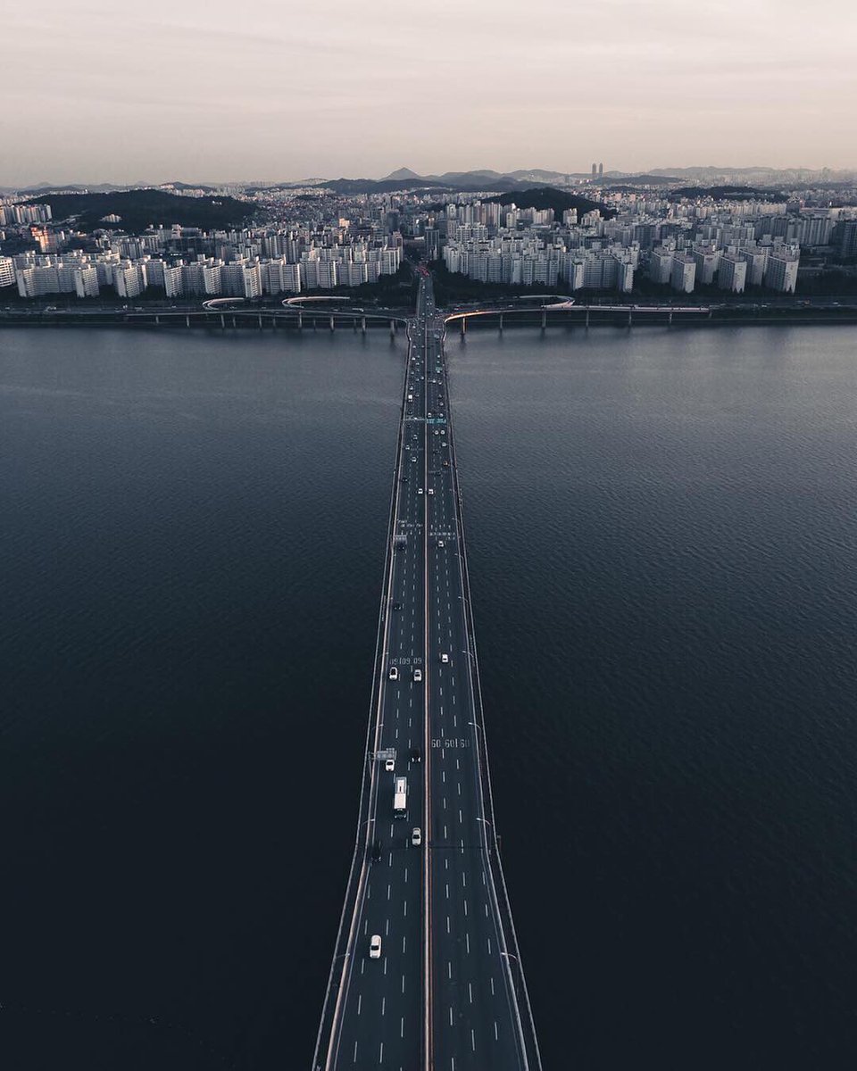 ESCAPE TO SEOUL GIVEAWAY | Enter to win a trip for two to Seoul + $2,500 in Travel Essentials from @thearrivalsnyc, <a href="/3x1/">3x1</a>, @teva, @sennheiser, @caraasport, and @tablethotels. Brought to you by <a href="/electrifymag/">Electrify Magazine</a>. Click here to enter: bit.ly/Seoul-Giveaway