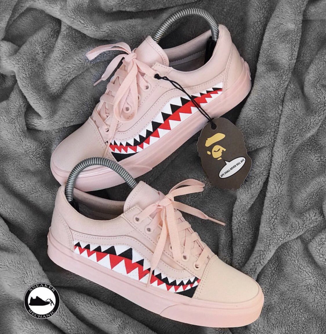 DonteMacc's tweet photo. CUSTOM SHOE GIVEAWAY!!!🔥

RETWEET FOR A CHANCE TO WIN!!

( must be following me and @BenJonnson ) 🎉 https://t.co/FalykkWpA4