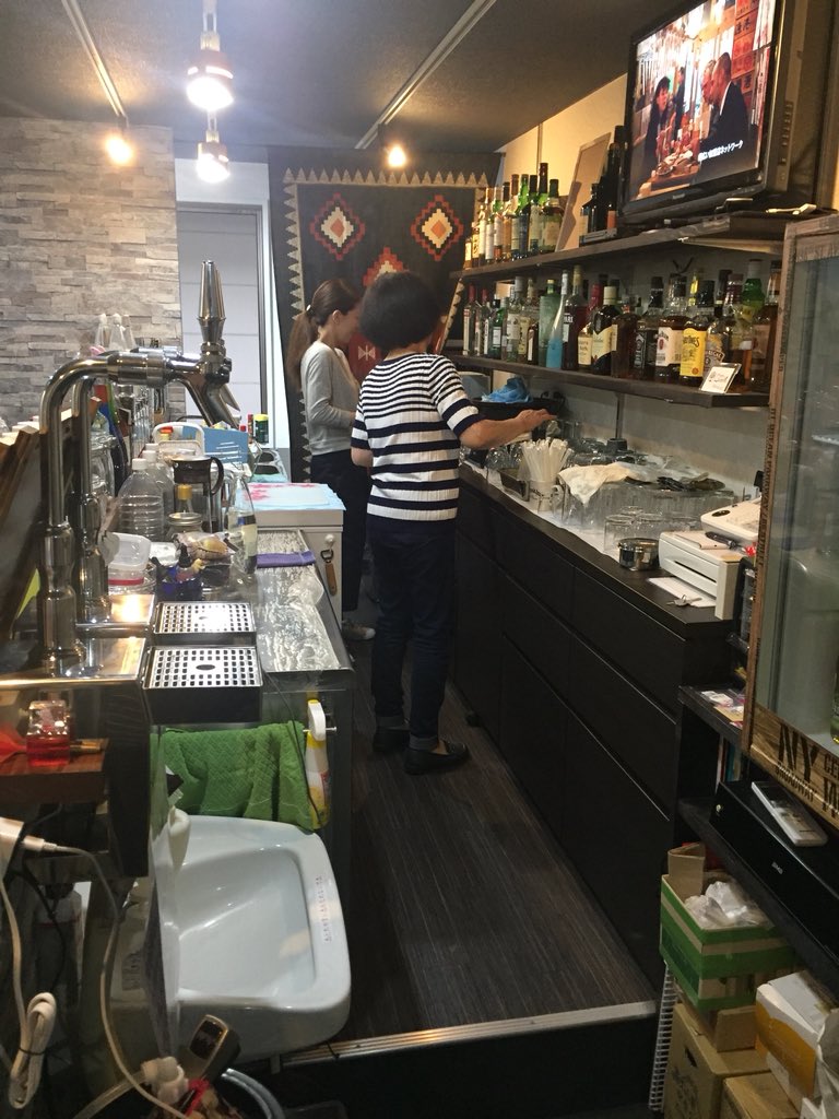 cafebar_larbre's tweet photo. おはようございます！
らるぶるのあみ兄です(^^)
ただ今、開店準備中☕️

梅雨に入って、どんより天気な日が続きますが、らるぶるは朝7:00のモーニングから元気に営業しております😁

モーニング
トーストセット
(トースト＋コーヒー)
280���(税込) https://t.co/mWVx7fcCqu