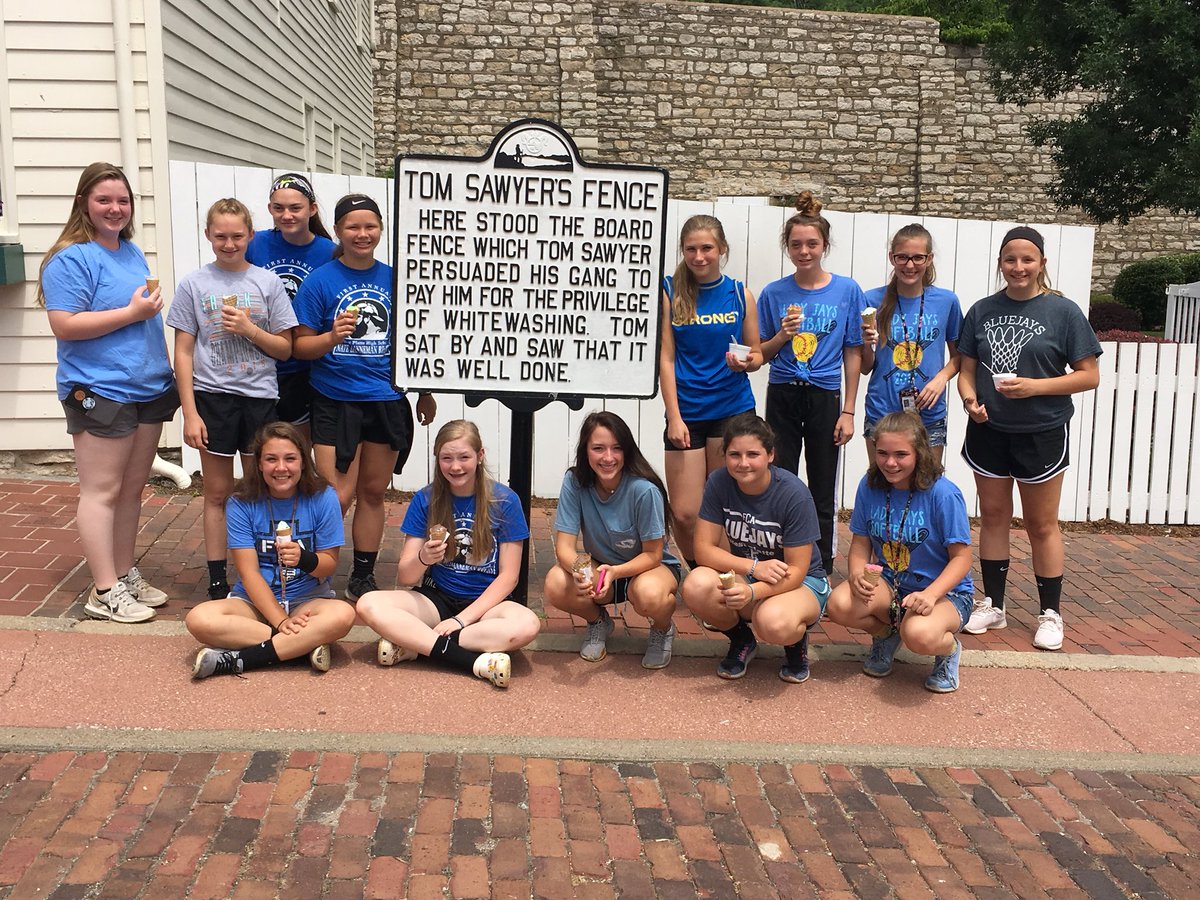 LadyJays_sball's tweet photo. Practice for the season. Memories for a lifetime. #fcasoftball #caveexploring #goodeats https://t.co/T5VArysJQu
