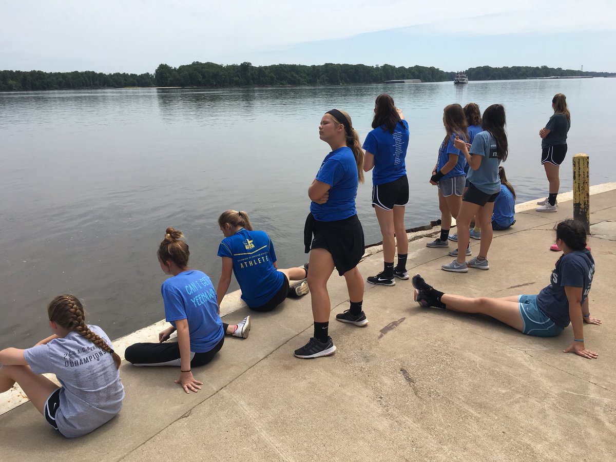 LadyJays_sball's tweet photo. Practice for the season. Memories for a lifetime. #fcasoftball #caveexploring #goodeats https://t.co/T5VArysJQu