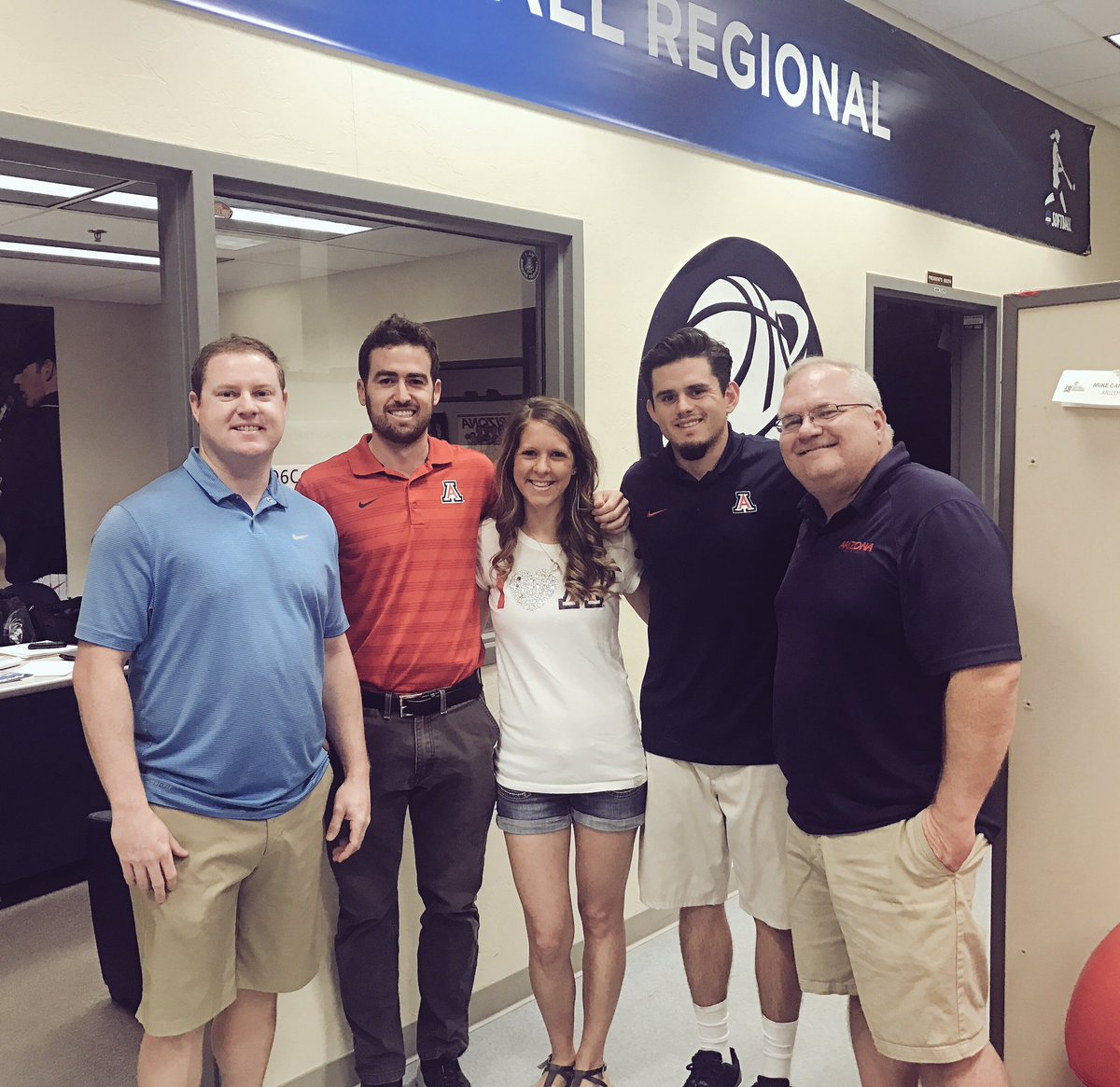 AmberGips's tweet photo. After 7 years it was nice to stop by McKale and catch up with these guys! #106 #BearDown @BlairWillisUA @DannyNMartinez @agonzales43 @nomad1109 https://t.co/31pw2MdXNf