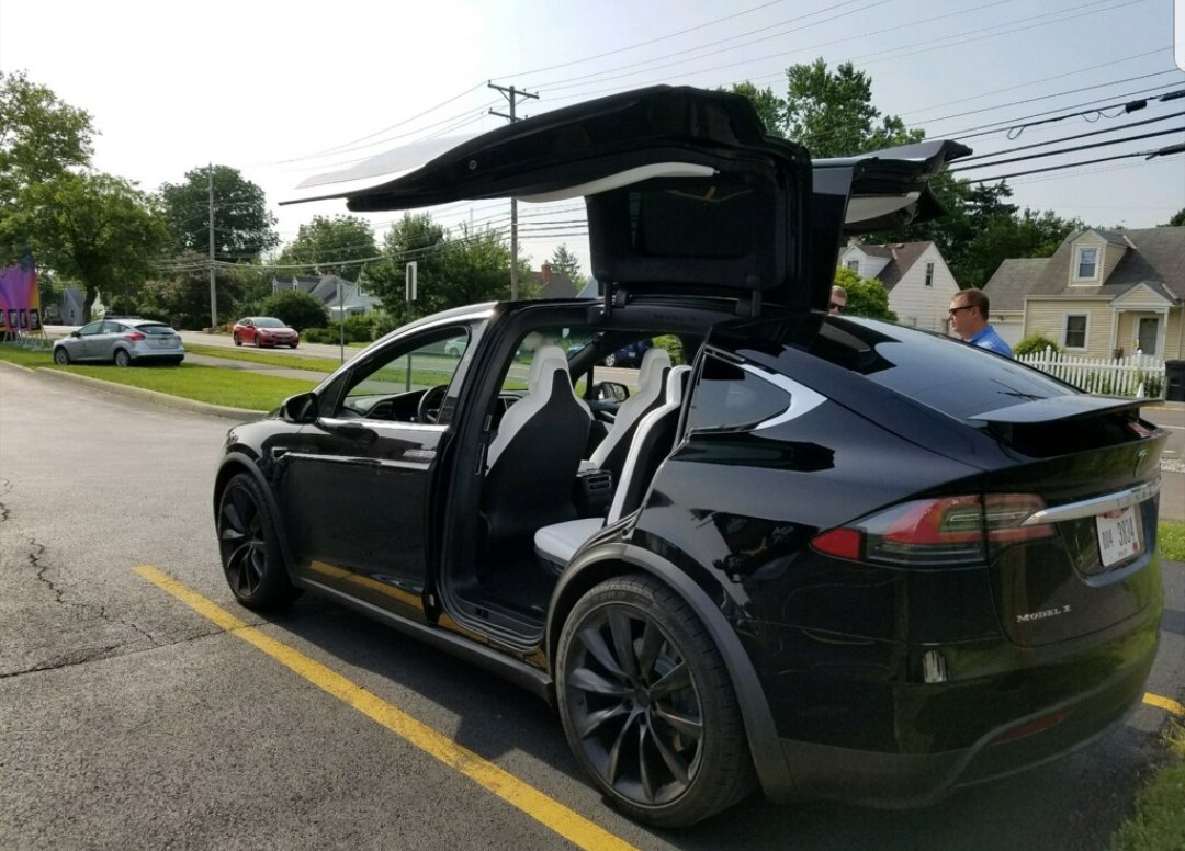 SmartCampusOH's tweet photo. What's better than expanded #mobility options? Expanded #EV mobility options. BIG thank you to @SmartCbus for bringing the Ride &amp; Drive to @OSUCtrAutoRsrch today! https://t.co/z39kbSxwvr