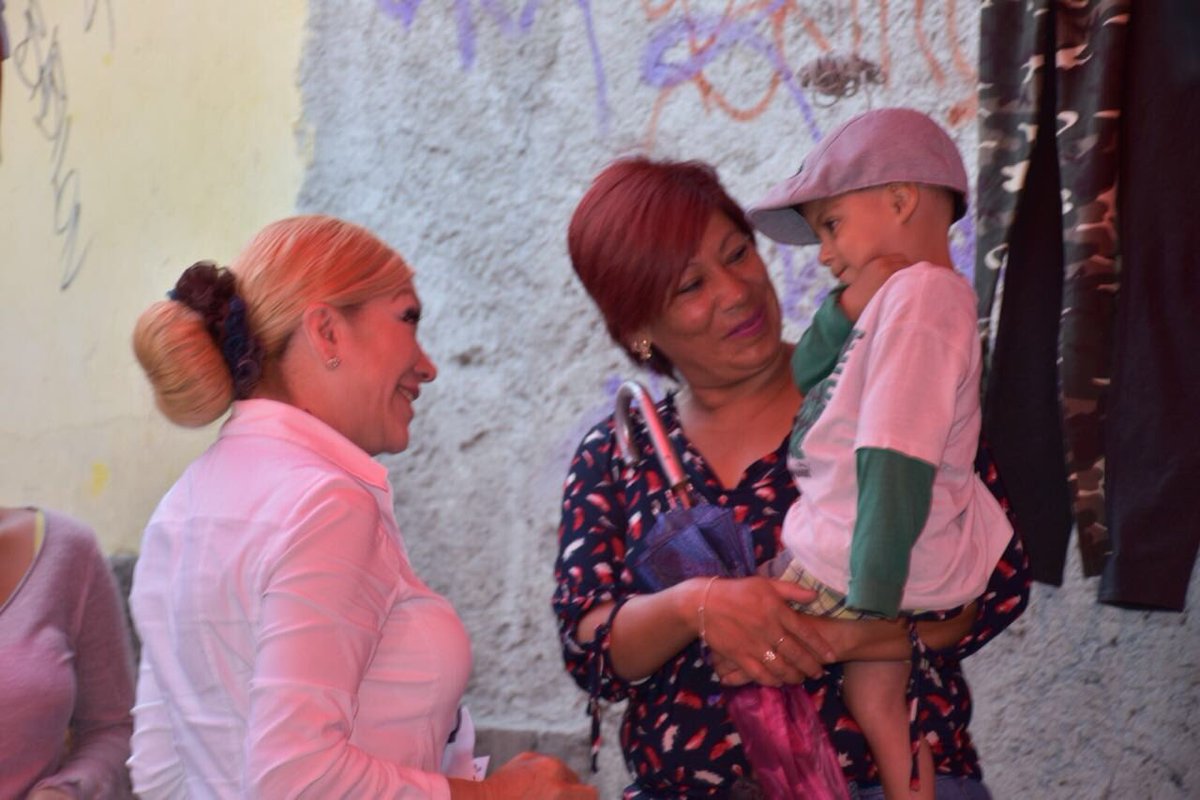 AnaBalderasMx's tweet photo. Soy una gran admiradora de aquellas #mujeres emprendedoras, que con su trabajo día a día sacan adelante a su familia, a ellas les propongo #MayorFinanciamiento para que puedan abrir su propio negocio o que hagan crecer el que ya tienen. #ContigoAtizapánGana https://t.co/GW22DfHWz7