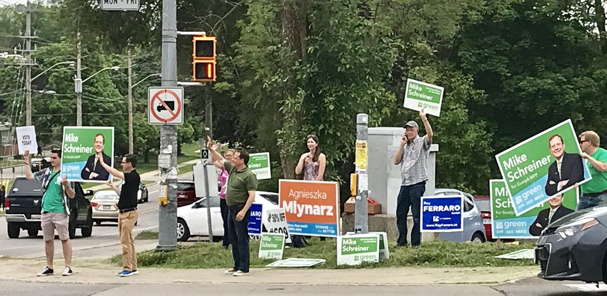 OntarioGreens's tweet photo. We’re painting #Guelph Green!! #onpoli #OnElxn #LetsMakeHistory https://t.co/Ze5HRU7qDs