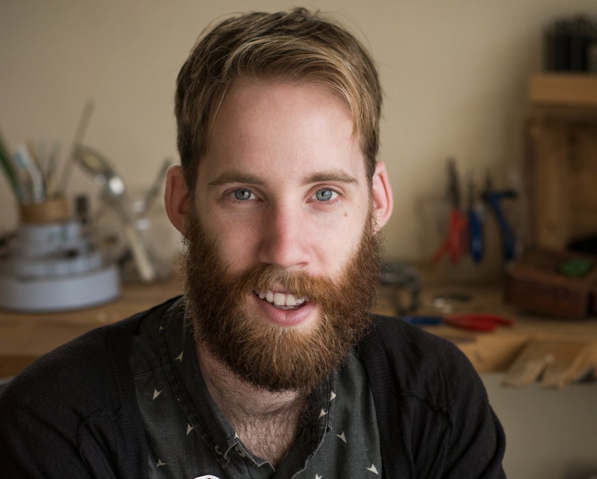Griffith_Uni's tweet photo. @QCAGriffithgrad Andy Lowrie was chosen to exhibit his work in Rome in an #exhibition that showcases best young talent from around the world. He was chosen for his bold designs & credits his time at #GriffithUni to his international career. https://t.co/yvkFPncazh #jewellrydesign https://t.co/nLFiT1oObU