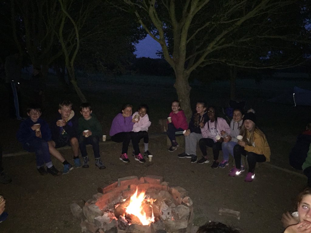 IpswichPrepSch's tweet photo. We finished the evening with hot chocolate and marshmallows around the camp fire @birchhall https://t.co/475Sji4JFe