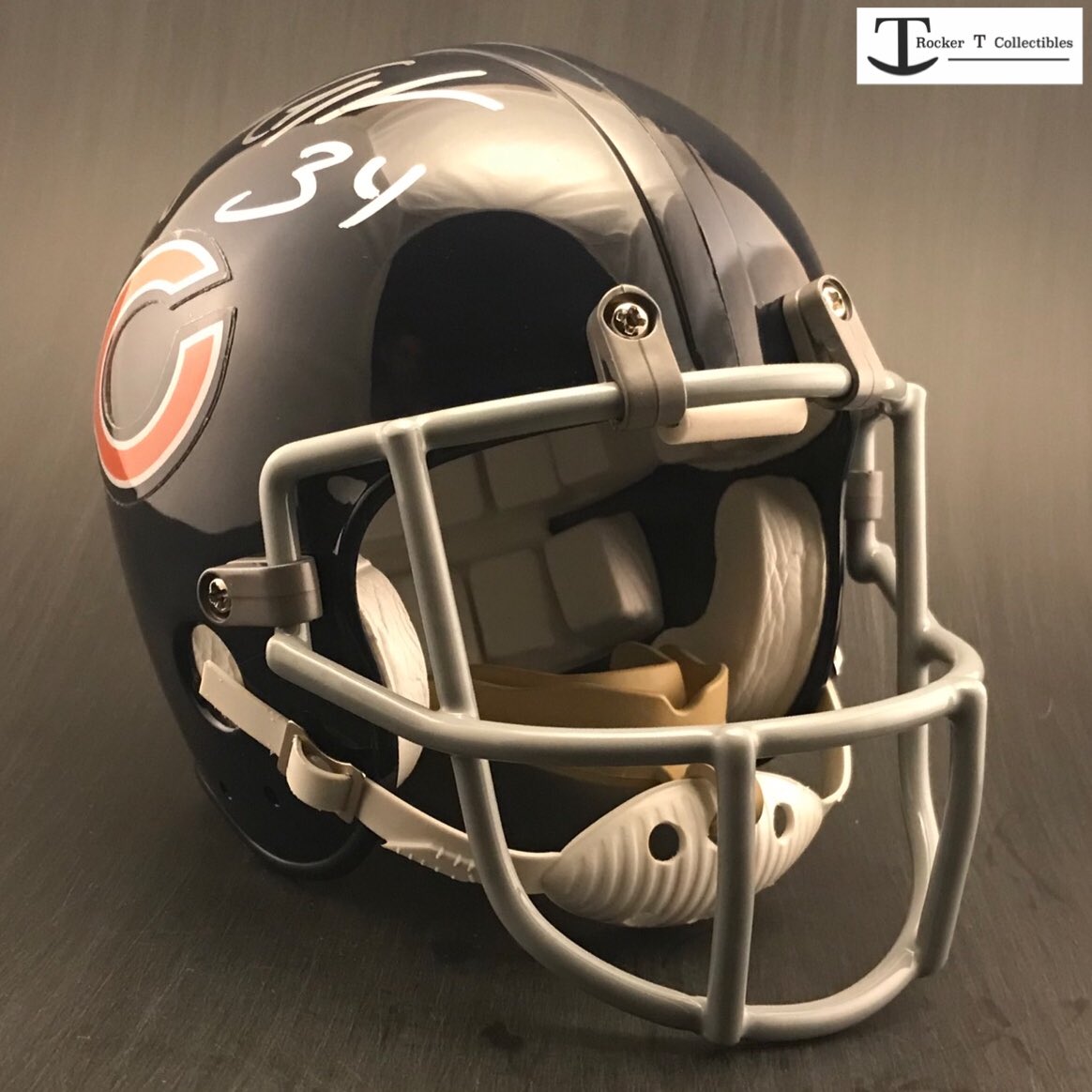 Rocker__T's tweet image. Autographed @walterpayton #ChicagoBears Replica #MiniHelmet
Rocker T has a new customer with an autographed #MiniHelmetCollection. He’s trusted us with customizing several of his favorite helmets. Walter was the first.
#Bears #sweetness @PhilHecken @HelmetAddict @The_HelmetGuy