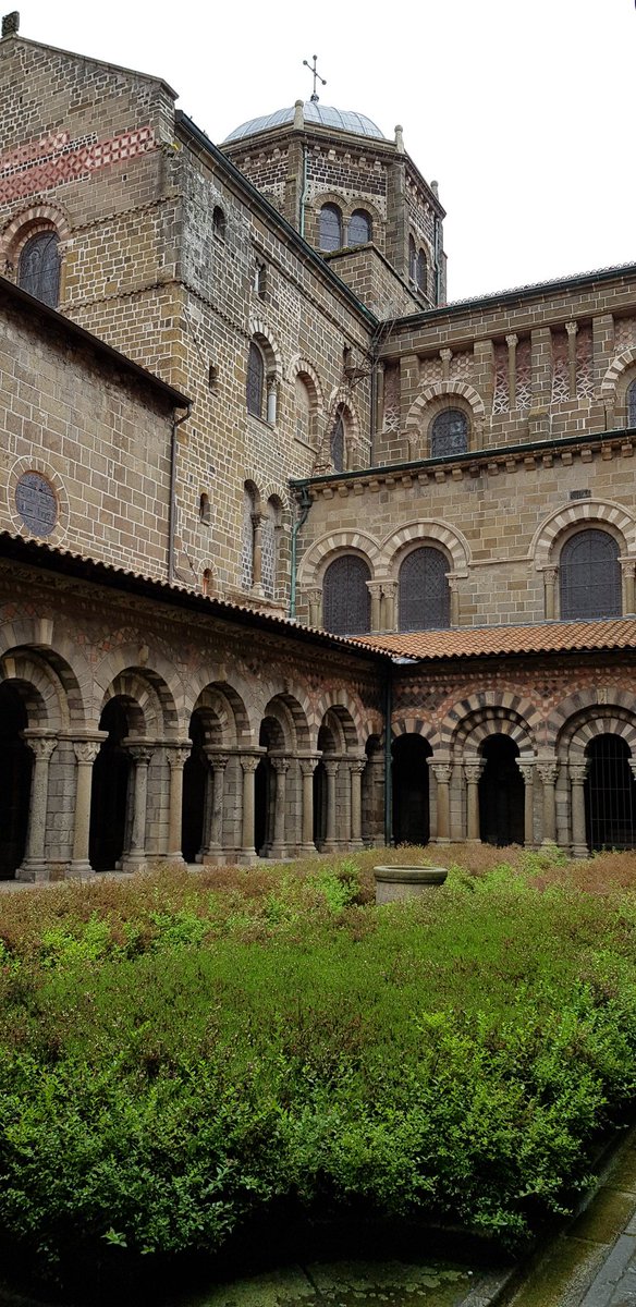 ICEE_ICOM's tweet photo. Discover #PuyenVelay cathedral @Unesco #heritage in @villedupuy were St James Way #ViaPodensis starts to arrive to @CatedralStgo https://t.co/SQzymIifV4