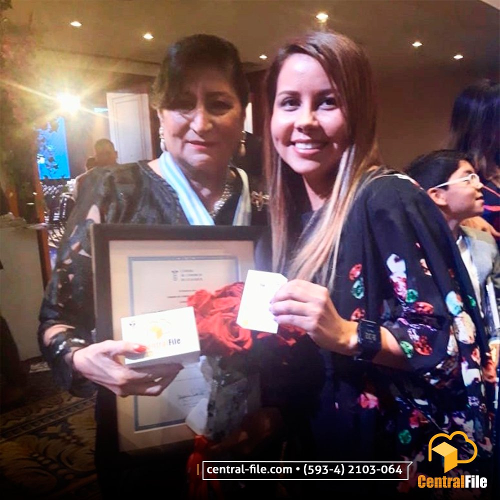 CentralFileEC's tweet photo. Estuvimos presentes en la celebración de los 129 años de la #CámaraDeComercio de #Guayaquil. Agradecemos la invitación y reconocimiento. #CentralFile #GestiónDocumental #CCG129 https://t.co/ovaSaNmNjQ