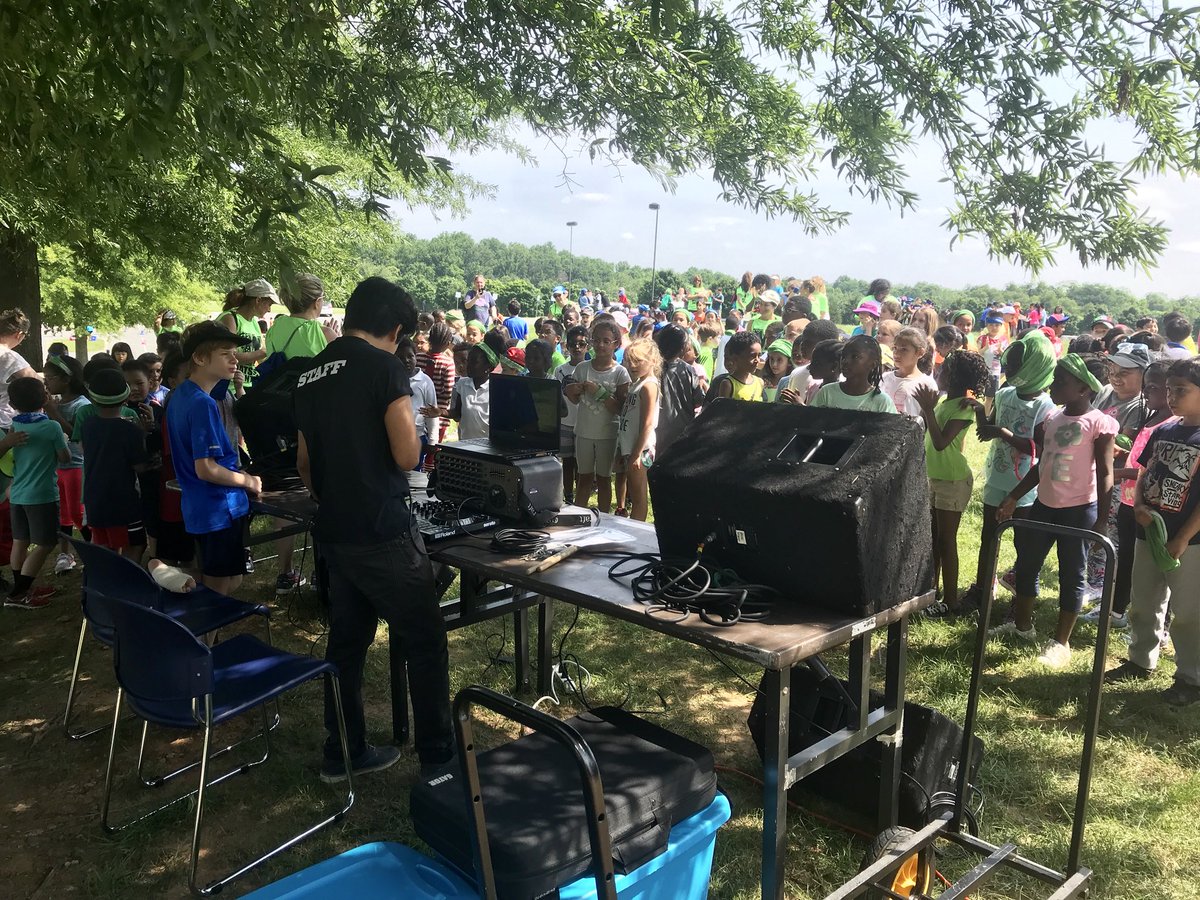 MrsLiuMES's tweet photo. @MESLV_PTA, Thank you for another amazing Field Day at the Discovery Sportsplex!! The kids made so many memories today! https://t.co/hNIFoSp5TI