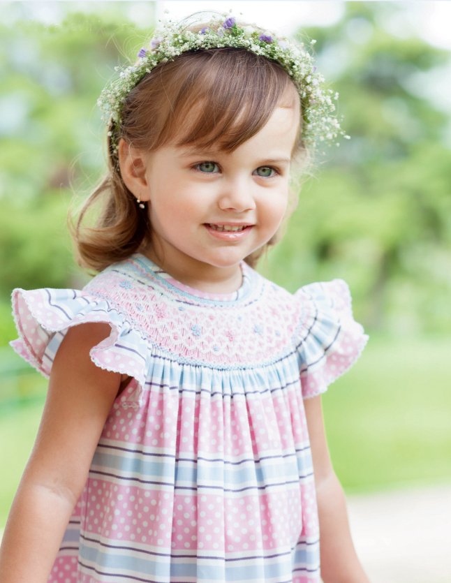 JamesGirone's tweet photo. #summer2018 @#anavinicollection the prettiest smocking. #girldress #girlsfashion #childrensfashion #kidsfashion #anavini  https://t.co/hSWfZC1kN8 https://t.co/RSAhrz81vW