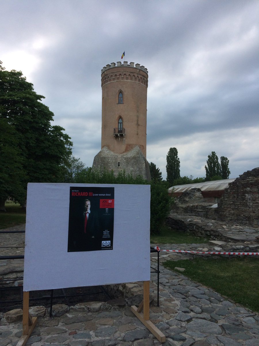 emilycarding's tweet photo. So after performing Richard III to a packed out audience in the ruins of Vlad Tepes palace in Targoviste, I get back to my hotel to see that my face is in the US blu-ray of #ghoststories. I'm one happy geek right now!! #actorslife #babelfast https://t.co/JzyN0qkJCk