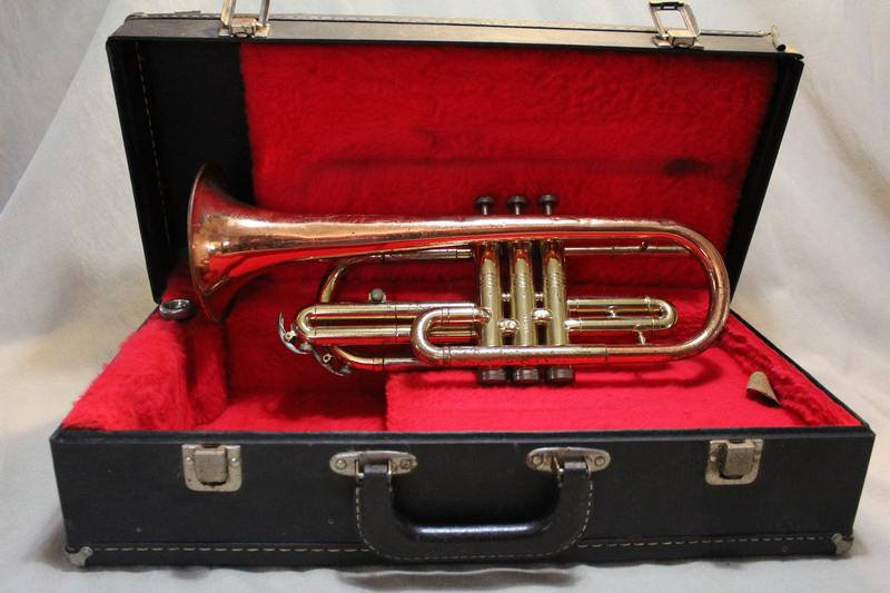 atticesoterica's tweet photo. Vintage 1960's Conn Director Coprion Bell Cornet with Case Copper Bell https://t.co/AlwtrJDyOw #AtticEsoterica #Etsy #Vintage #CopperBell https://t.co/bgGeBKl0kZ