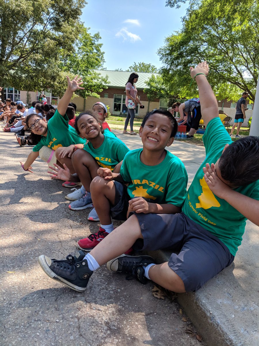 mallory_wesner's tweet photo. Field day fun at Yates Mill! https://t.co/4vysmygiJs