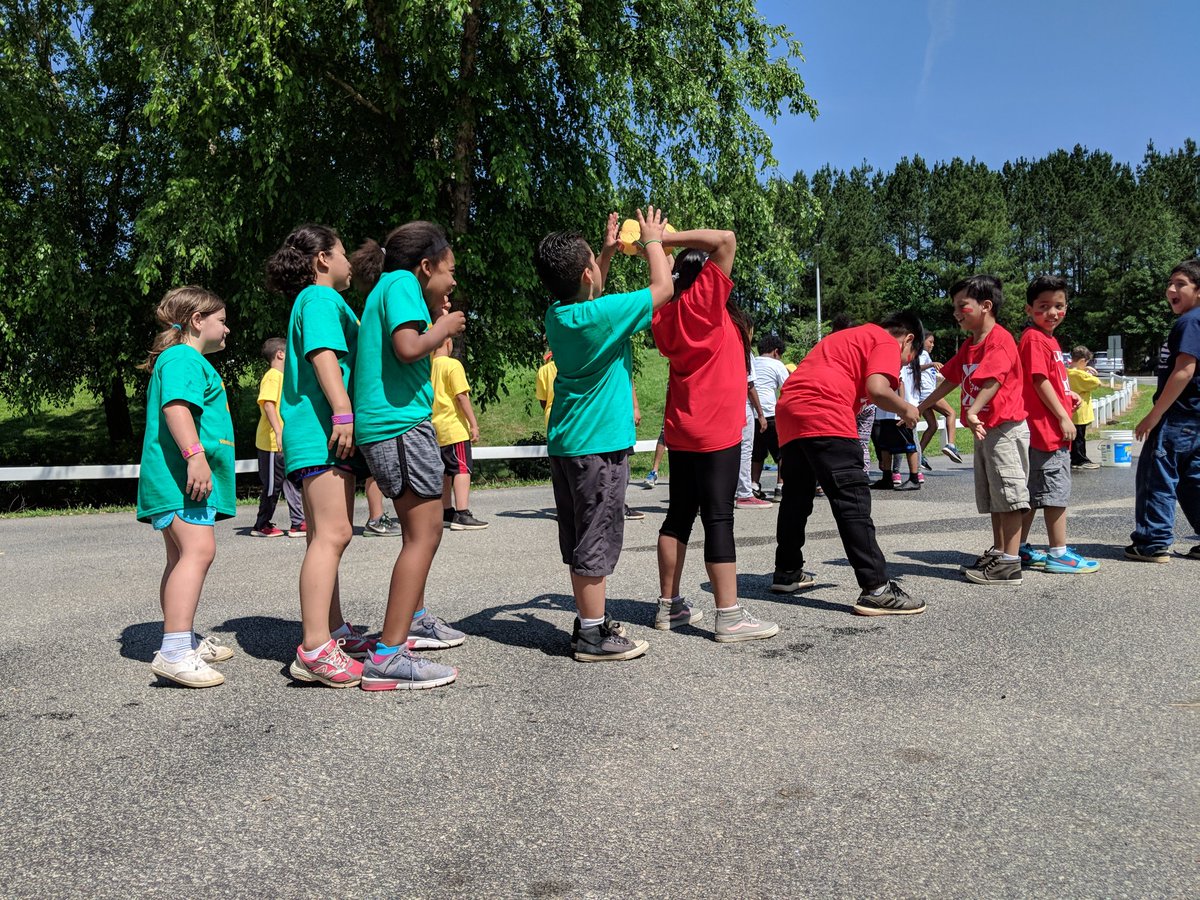 mallory_wesner's tweet photo. Field day fun at Yates Mill! https://t.co/4vysmygiJs