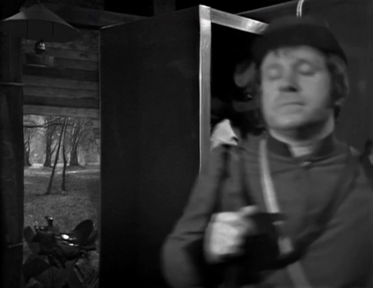 WhoHats's tweet photo. Hatbox. #SIDRAT #WhoHats #TheWarGames #DoctorWhoOnTwitch #DoctorWho https://t.co/QdefKYhgFA
