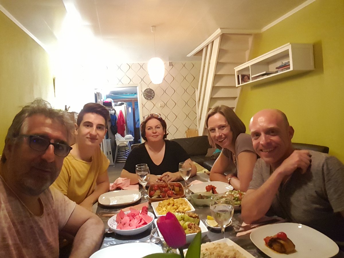 DeVos1998's tweet photo. Alweer een gezellige iftar met Katrien en Thomas uit #Koksijde die er een daguitstap naar #Gent van maakten.
Leuk om opnieuw fijne mensen te leren kennen via #iftarmee @IftarBe 
#samenleven #sameneten
❤❤❤❤❤❤❤❤❤ https://t.co/QErKf1AtwS