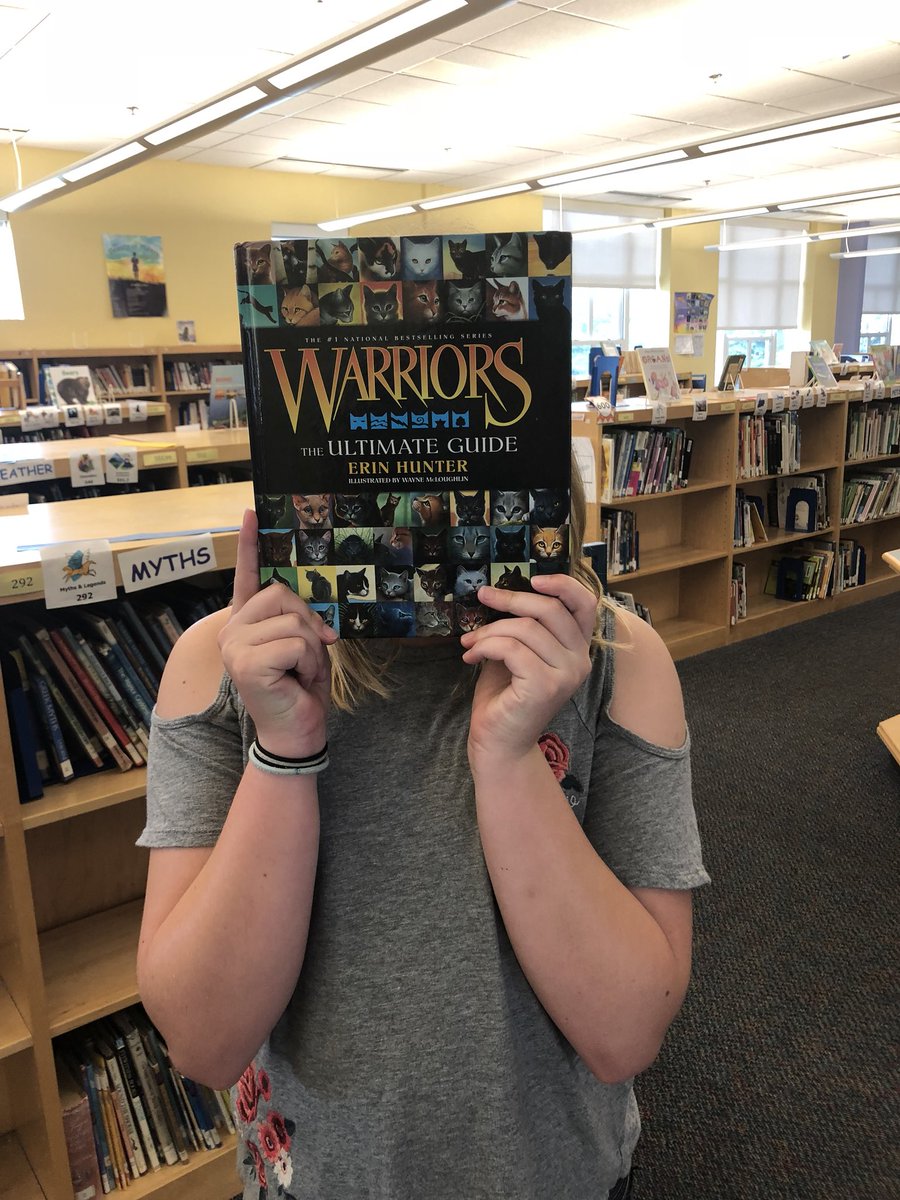 LibraryKopinski's tweet photo. 4th and 5th graders had fun picking out summer reads at our book swap today! #lpshawks https://t.co/TsKPjWEfdZ