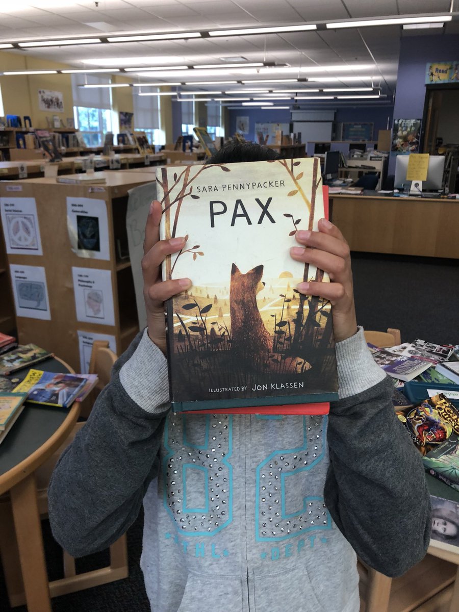 LibraryKopinski's tweet photo. 4th and 5th graders had fun picking out summer reads at our book swap today! #lpshawks https://t.co/TsKPjWEfdZ
