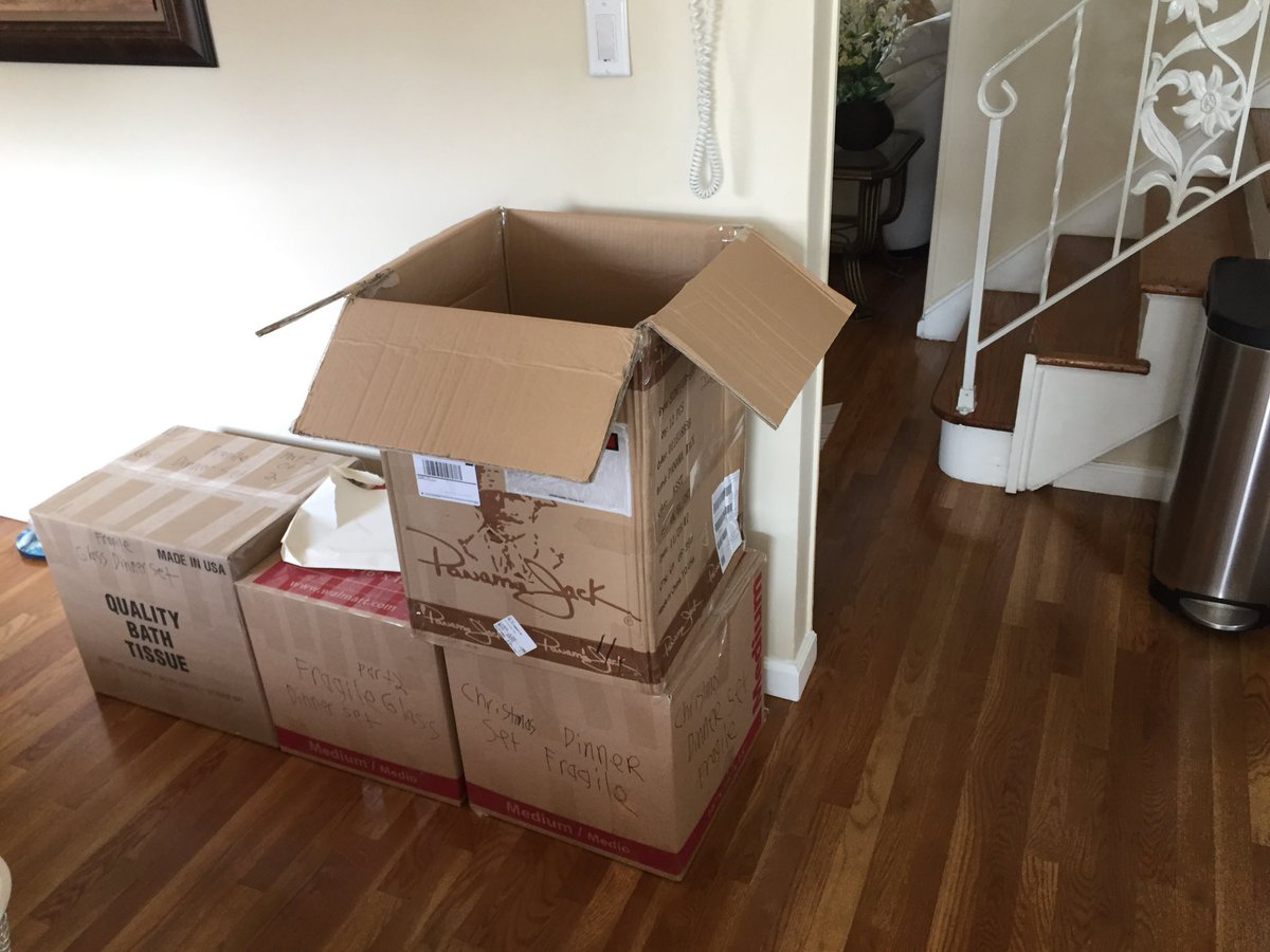 G792Mike's tweet image. Boxing it Up! 📦 #movingprocess