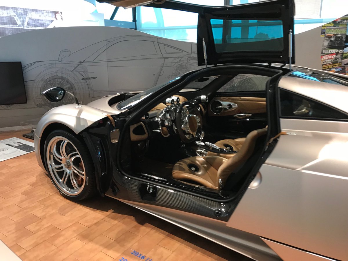 oyvins's tweet photo. En bildesigners drøm; Pagani museet i Modena https://t.co/bC40MusClw