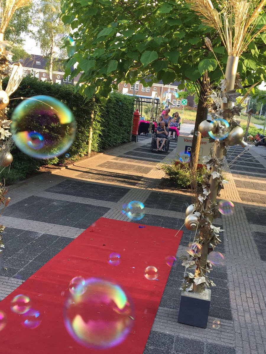 Het Boeijende Wensengala, een avond waarin de wensen en dromen van cliënten en bewoners centraal staan, was fantastisch. Dankjewel <a href="/boeijendevriend/">Vrienden Vanboeijen</a> voor de mooie cadeaus en de persoonlijke wensen die vanavond in vervulling zijn gegaan.
Goed leven - Mooi werk - Met elkaar