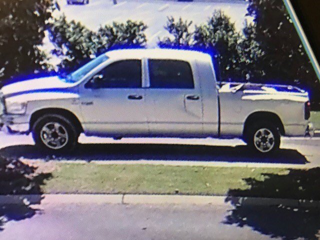 BOLO for this silver Dodge pickup truck. It was involved in the theft of an enclosed trailer in the 9000 block of Helena Rd Tuesday around 2:30pm. Call Det. Jordan with info at 205-620-6550

PLEASE RT

#PelhamPD