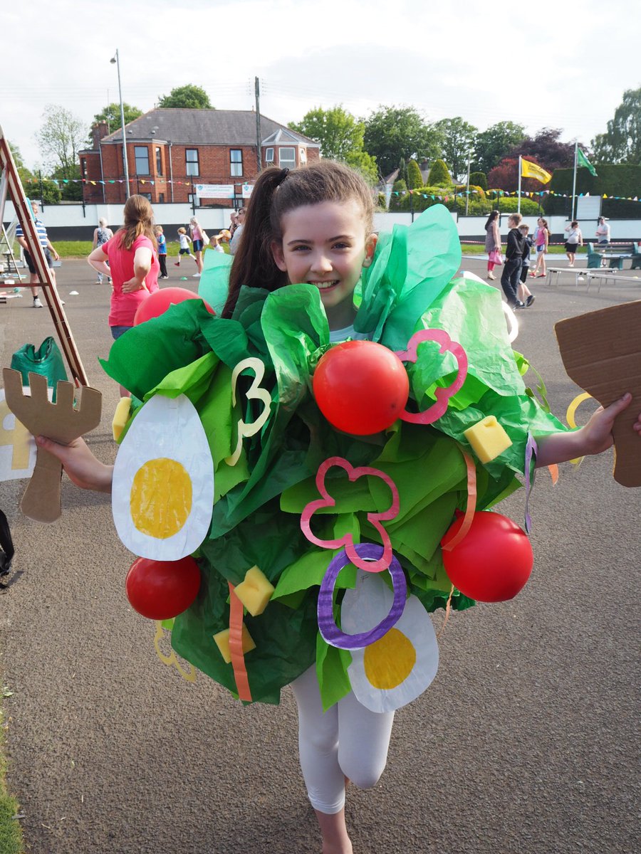 StMarysBscreen's tweet photo. What an evening of fun at our Annual Summer Festival! Fantastic effort at the fancy dress and a great display of talent. Thank you to all our visitors and volunteers. We couldn’t do it without you! #LearningCaringSharing https://t.co/y1YTvtzLkJ