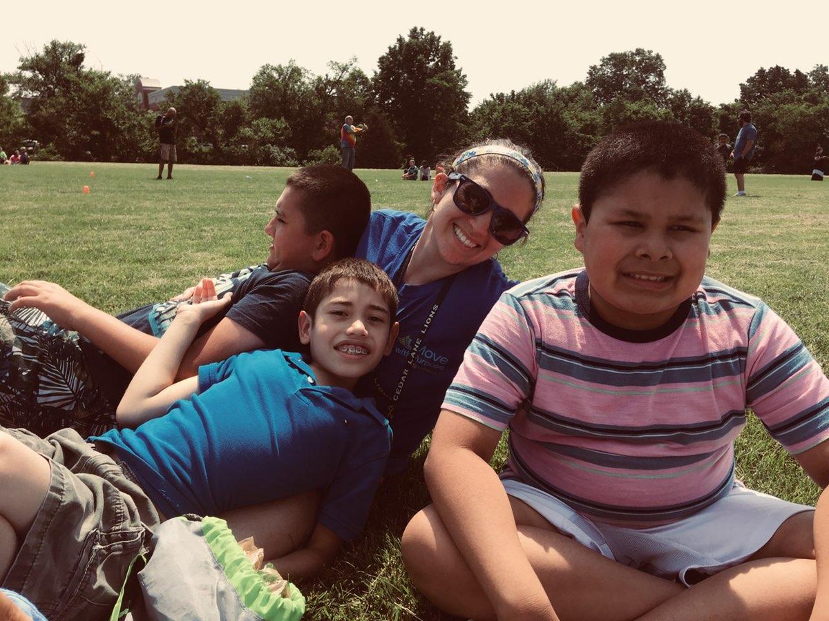 MsB_SPED35's tweet photo. Fun day at field day today! Ss thought I was a good seat π #msBsped #msBhive #cedarlane #fieldday #sunshine #schoolisalmostover https://t.co/a6HTf8Y4O0