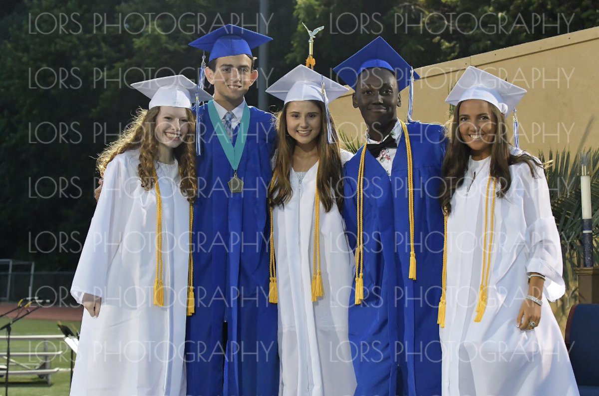 PVI2018's tweet photo. Dear Class of 2018,
It has been an honor serving as your stuco officers. Thank you for the memories. #pvitillyadie 
Signing off...Thomas, Grace, Erin, Gab &amp; Rakeem💙💫 https://t.co/7RXhhA3FjB