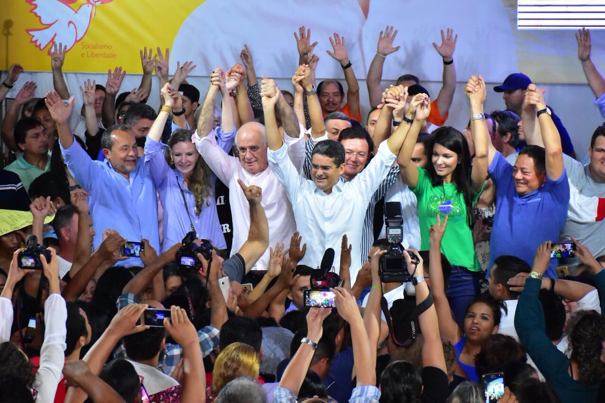 DavidAlmeidaAM's tweet photo. Feliz, animado e confiante . Obrigado a todos que estão com a gente nessa caminhada que iniciamos hoje. #AmazonasComDavid https://t.co/DXecqL0Mhf