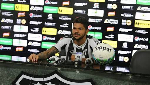 CearaOficialBMR's tweet photo. Entrevistado na coletiva de Hoje , Caucaia enaltece força do elenco e cita os reforços : “São grandes jogadores , com histórias vitoriosas e que irão nos ajudar a chegar aos nossos objetivos nesta temporada”. https://t.co/YAt7OD2pUY
