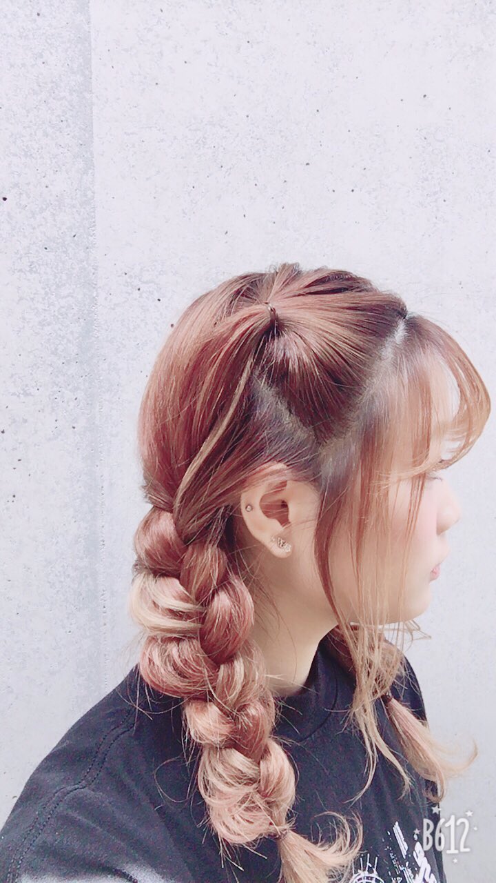 Rico Lino 体育祭にどうですか ハーフツインのとこにリボン付けれます ハチマキはリボンを上に持ってきても下に持ってしても可愛いかと ゴム4本だけで作ったので体育祭ガチ勢でも崩れないし 校則がそこそこ Rico Lino 体育祭にどうですか ハーフツインのとこにリボン付けれます ハチマキはリボンを上に持ってきても下に持ってしても可愛いかと ゴム4本だけで作ったので体育祭ガチ勢でも崩れないし 校則がそこそこ