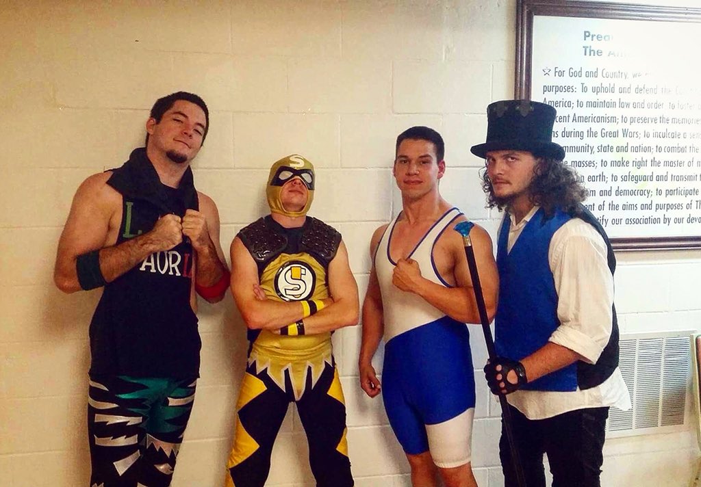 JEHarrisIII's tweet photo. #ThrowbackThursday to my first road trip to Minnesota w/ 3 of the coolest people to travel with!
#XWC #TBT #Wrestling #ProWrestling #SavageAF #WWE #NXT #ROH #WatchROH #TNA #LuchaUnderground #ReadyToFight #JSavage https://t.co/l2cuAiAu2V