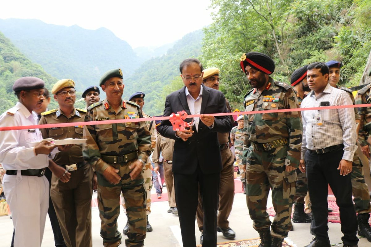adgpi's tweet photo. 578 m long tunnel at #Theng #NorthSikkim inaugurated by Dr. Subhash Ramrao Bhamre, Raksha Rajya Mantri in the presence of Lt Gen Harpal Singh #DGBR and GOC #Trishakti Corps @DrSubhashMoS @PIB_India @HQ_IDS_India @DefenceMinIndia https://t.co/enKnok2fmN
