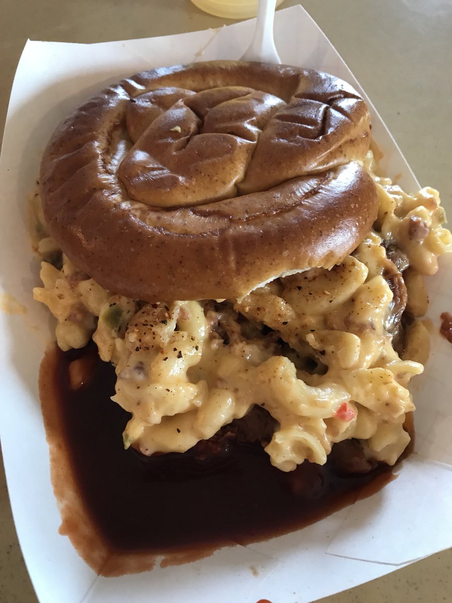 OnAirIan's tweet photo. Got my #OutbackMac from @AussomAussie! Itโs like Christmas!
Get on up here to @HHRibFest! https://t.co/NTlVD6dw2i