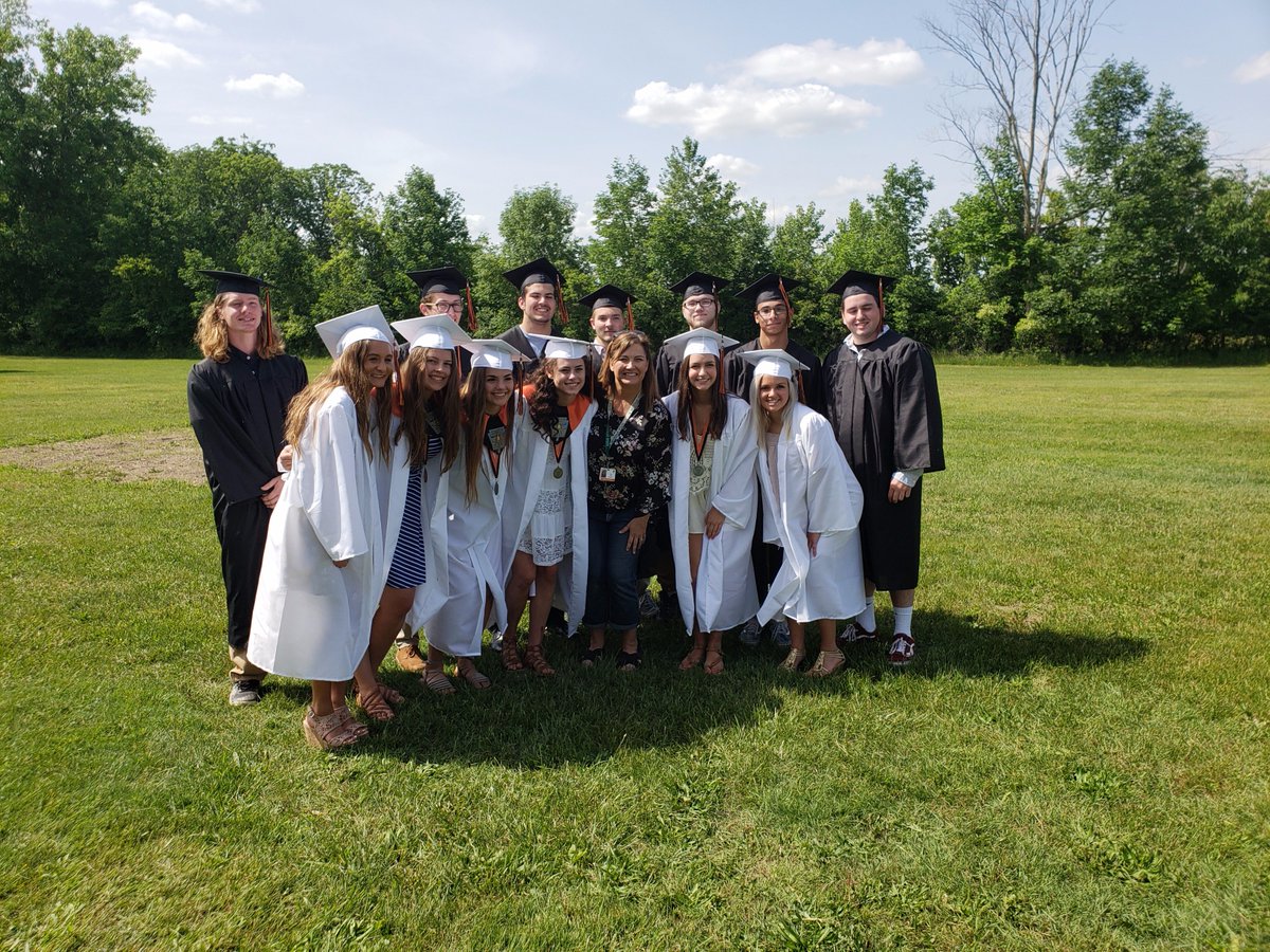 sbest_19's tweet photo. When your fourth graders come back to visit 8 years later.  It's a pride you cannot describe.  #WeAreFenton https://t.co/L6U3zCUj77