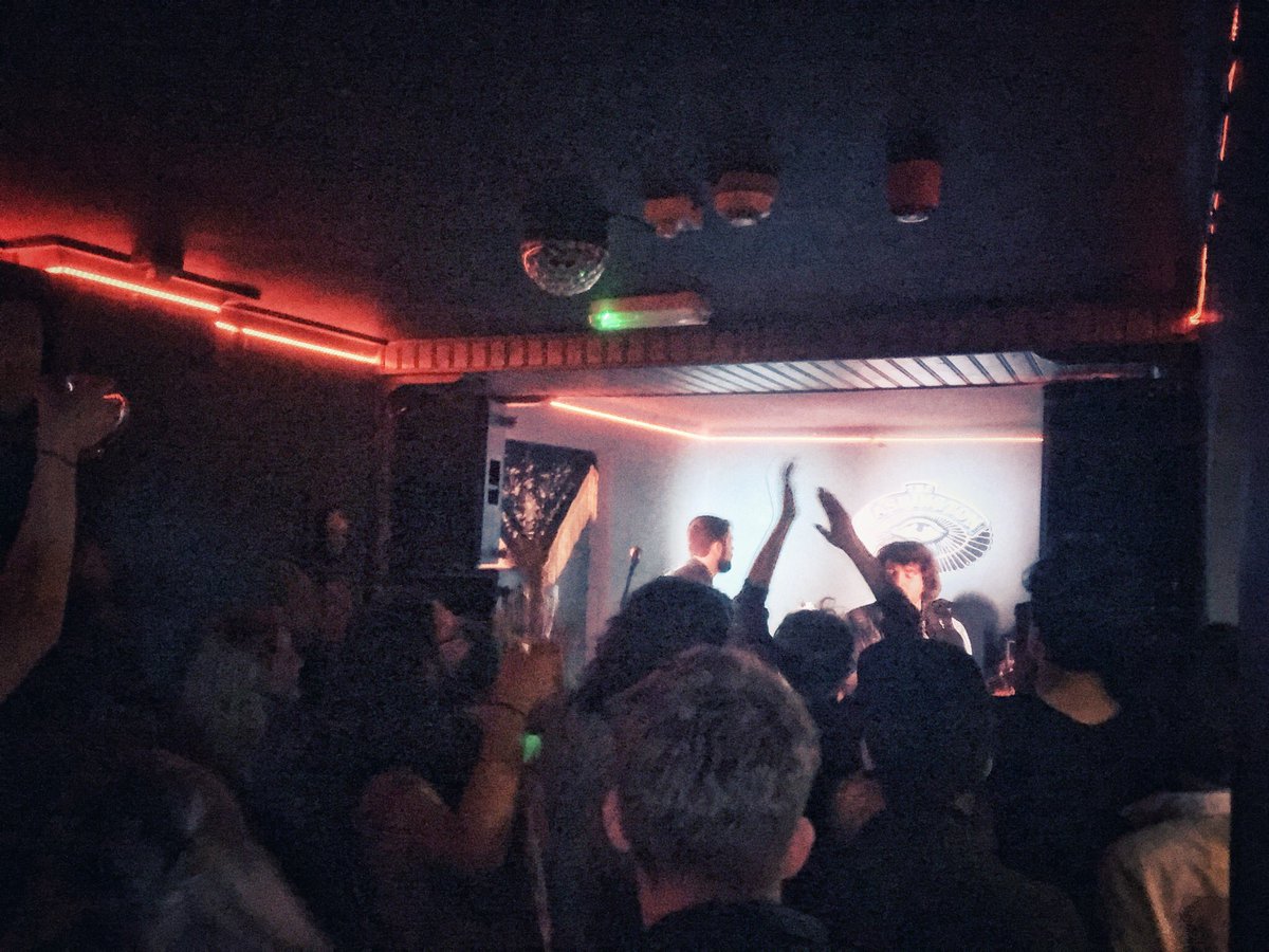 FloodHounds's tweet photo. Wicked night of shef gigs. Me n Joel managed to squeeze in @ModernAgeMgt @CafeTotem Kaleidoscopes Light Tide @TheRacketUK and @EnglishRainUK The Washington #tbtspm #teneightytrees https://t.co/iqAHglVy3P