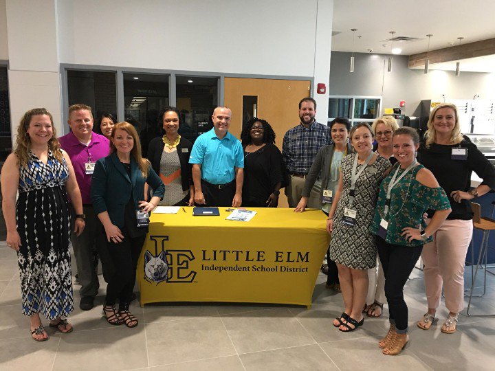 SevierAggie's tweet photo. What a great group of people to work and serve with.  #Lobosummit. https://t.co/7Dle8JnJG5