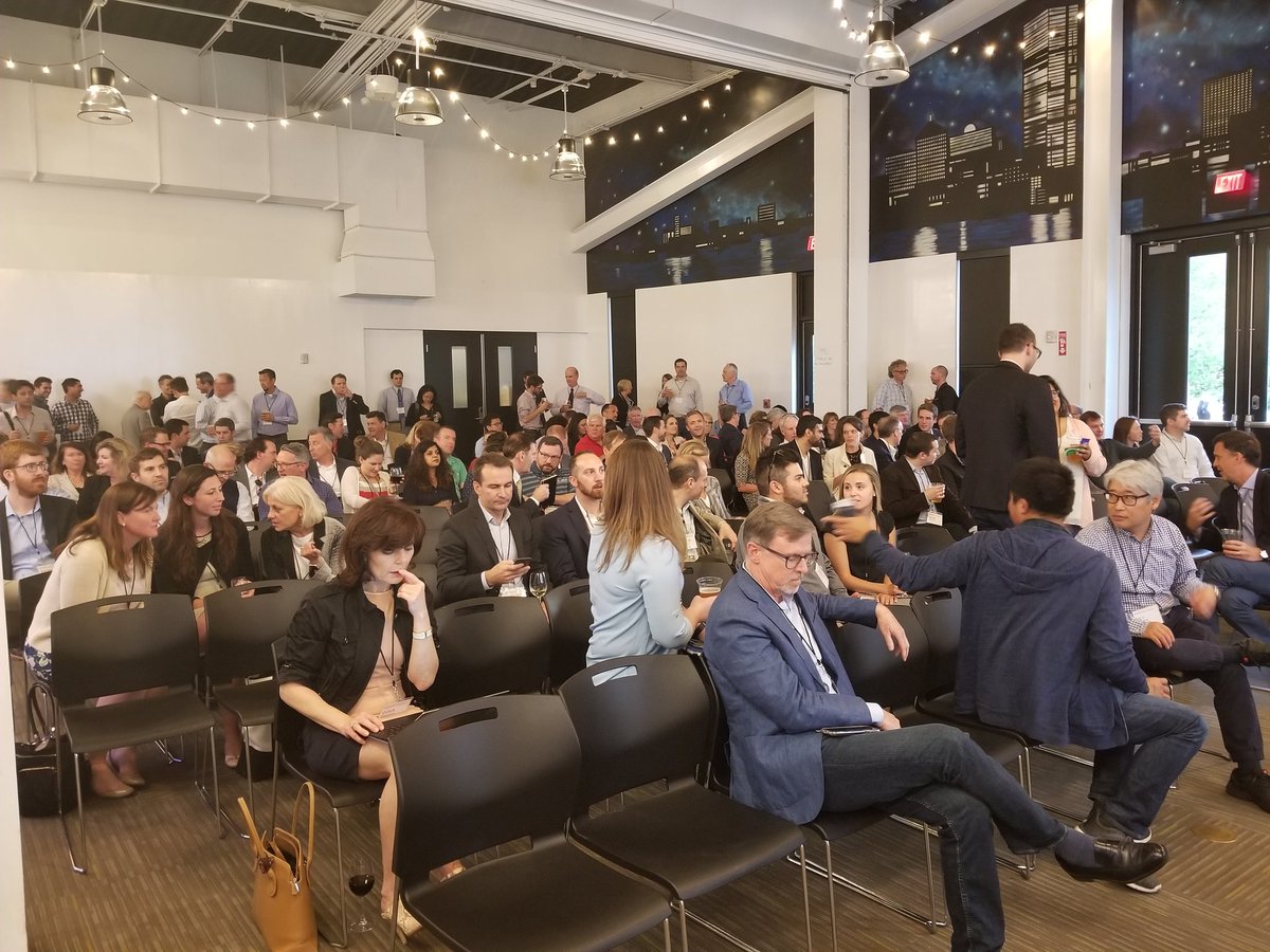MikeWise07's tweet photo. #Insurtech #SpringJam18 connecting with other #insurance #startups, executives, VCs and industry leaders @insurtechboston @DistrictHall @albertmw @aegbertjr @AskKodiak @QBE @riskgenius @HyperScienceAI @CorvusInsurance @bold_penguin @rhanley @TommyRogers https://t.co/0RVzos9aBW