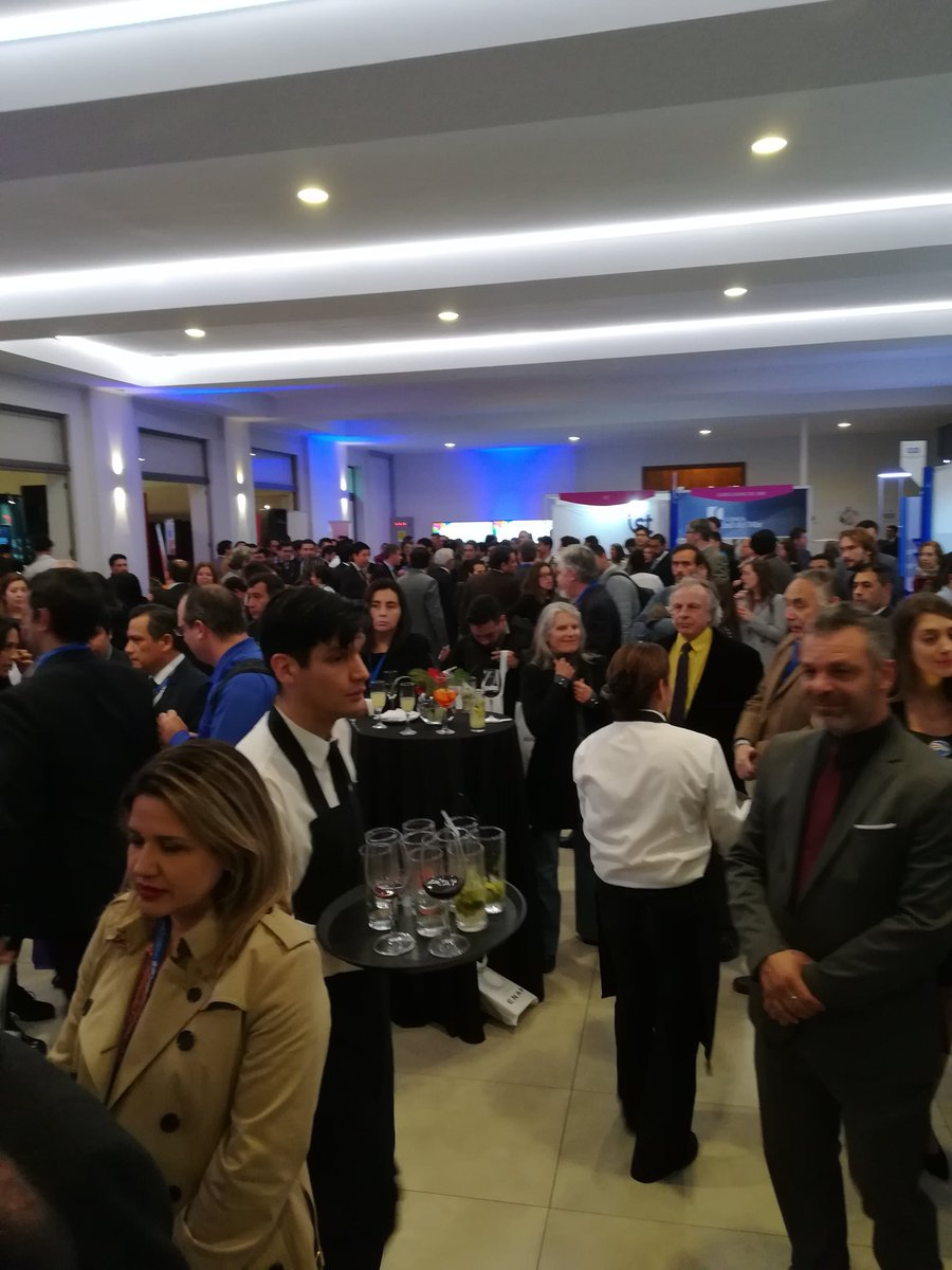 encuentrocrcp's tweet photo. [Ahora] Ceremonia de clausura del #22ee "La charla de hoy es es una prueba de que la Región de Valparaíso puede llegar a ser líder en términos de conocimiento", explica @PierpaoloZF https://t.co/Q8O0ElFNyB