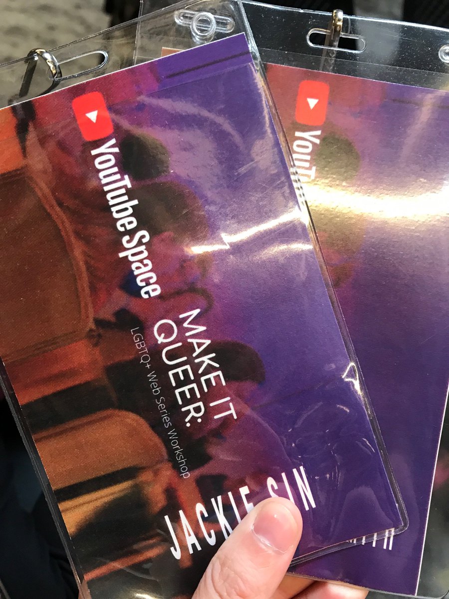 RedefiningGaze's tweet photo. We're here :) #youtubespacela #clexacon #tello #makeitqueer https://t.co/nrJ0Zkbr04