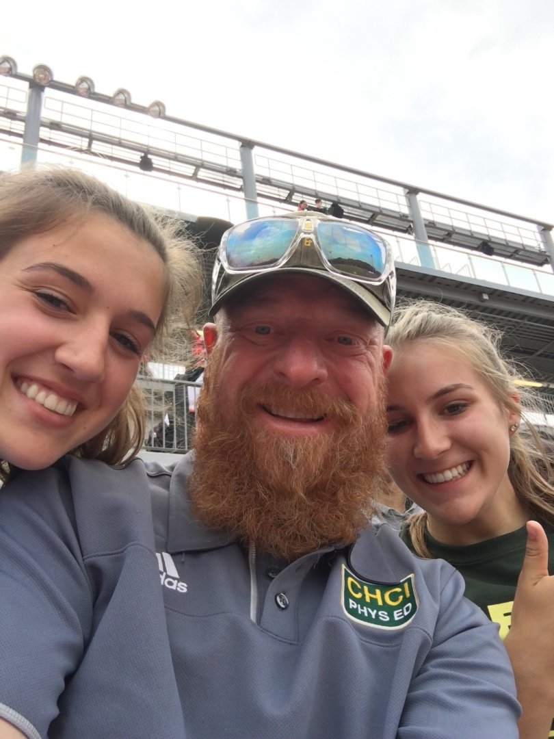CHCITrack's tweet photo. Some of our senior girls relay team and coach Thompson @chuck_55771 enjoying the awesome venue for @OFSAATrack  in Toronto @yorkulions. Go Gaels.  @CHCIsports #chci_stories https://t.co/etgCq9X0JP